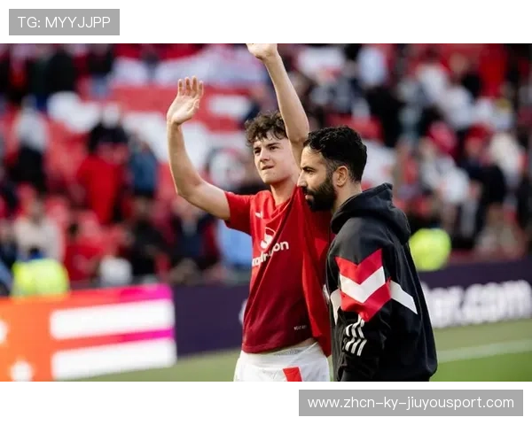 9000万磅买“低迷新星”?曼联冬窗3笔操作藏玄机,球迷:这账算得清吗! 9000万磅买“低迷新星”?曼联冬窗3笔操作藏玄机,球迷:这账算得清吗!