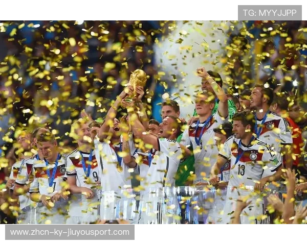 世界杯社媒挑战赛促进球迷互动参与，一家报社推出了世界杯赛专版,对赛果进行预测