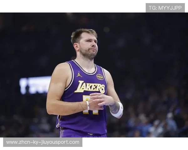 东契奇进攻端如入无人之境,独行侠进攻如潮 东契奇进攻端如入无人之境,独行侠进攻如潮