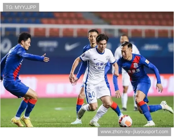 上海申花拉唐边路穿插制造机会：速度与默契点亮申城绿茵