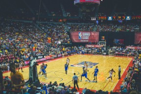 九游官网首页-《堡垒之夜》官方推出新竞技模式，战术丰富多变，《堡垒之夜》游戏玩法